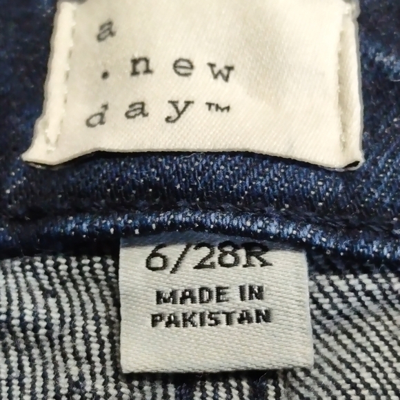 a new day Women's Blue Bootcut High Rise Jeans Size 6/R NWT - Picture 7 of 10